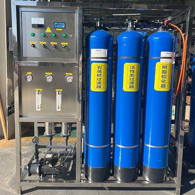 Impianto di osmosi inversa a tre serbatoi unipolari in PVC da 0,5 tonnellate per piccoli spazi