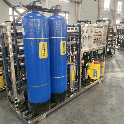Facile automazione 2T/H macchina di depurazione dell'acqua sistema commerciale di filtrazione dell'acqua per osmosi inversa con struttura compatta