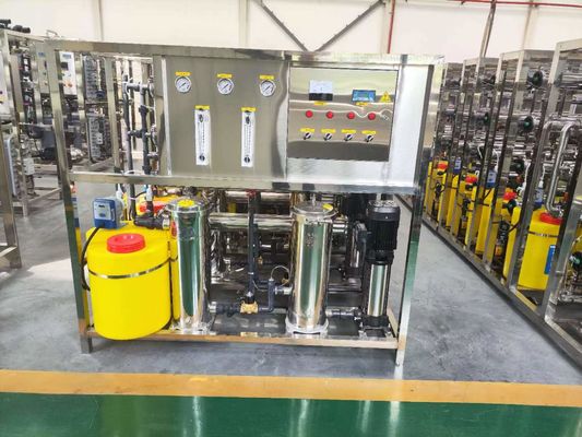 Apparecchiature per la depurazione dell'acqua mediante osmosi inversa di laboratorio